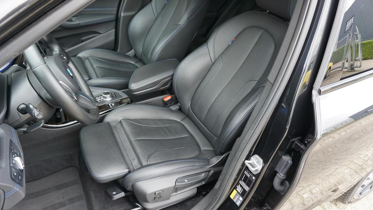 BMW X1 xDrive25e 220pk M-Sport *Facelift* Leder Pano-dak Head-up 19inch LM Afn.Trekhaak LED DAB Groot Navi 82201km!