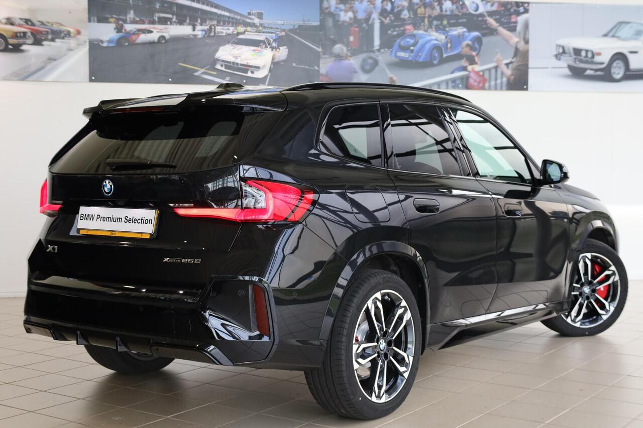 BMW X1 xDrive25e M Sportpakket Pro | Premium Pack | Trekhaak