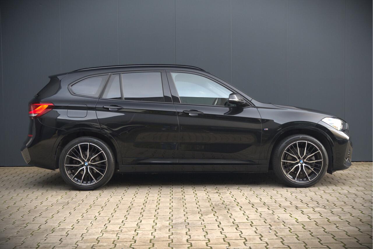 BMW X1 xDrive25e Executive M Sport | Stoelverwarming | Trekhaak | Parkeersensoren | Navigatie | Keyless | Cruise Control | LED | Climate Control | DAB | BTW |