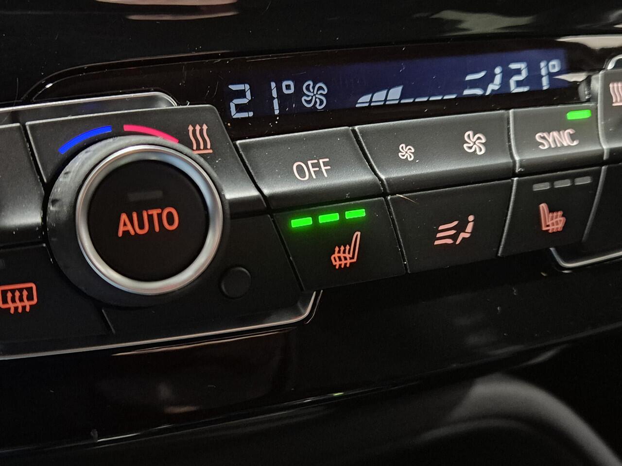 BMW X1 xDrive25e eDrive Edition Navigatie | HUD | Camera | LED | Stoelverwarming | 4x4