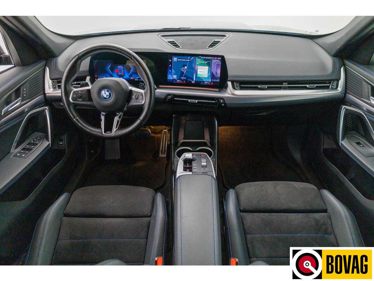 BMW X1 xDrive25e M-sport 245 PK | Stoelverwarming + massage | Stuurverwarming | Navigatie Keyless, Winterset, Elektrische achterklep, Privacy glas, App-connect, Cruise, Led