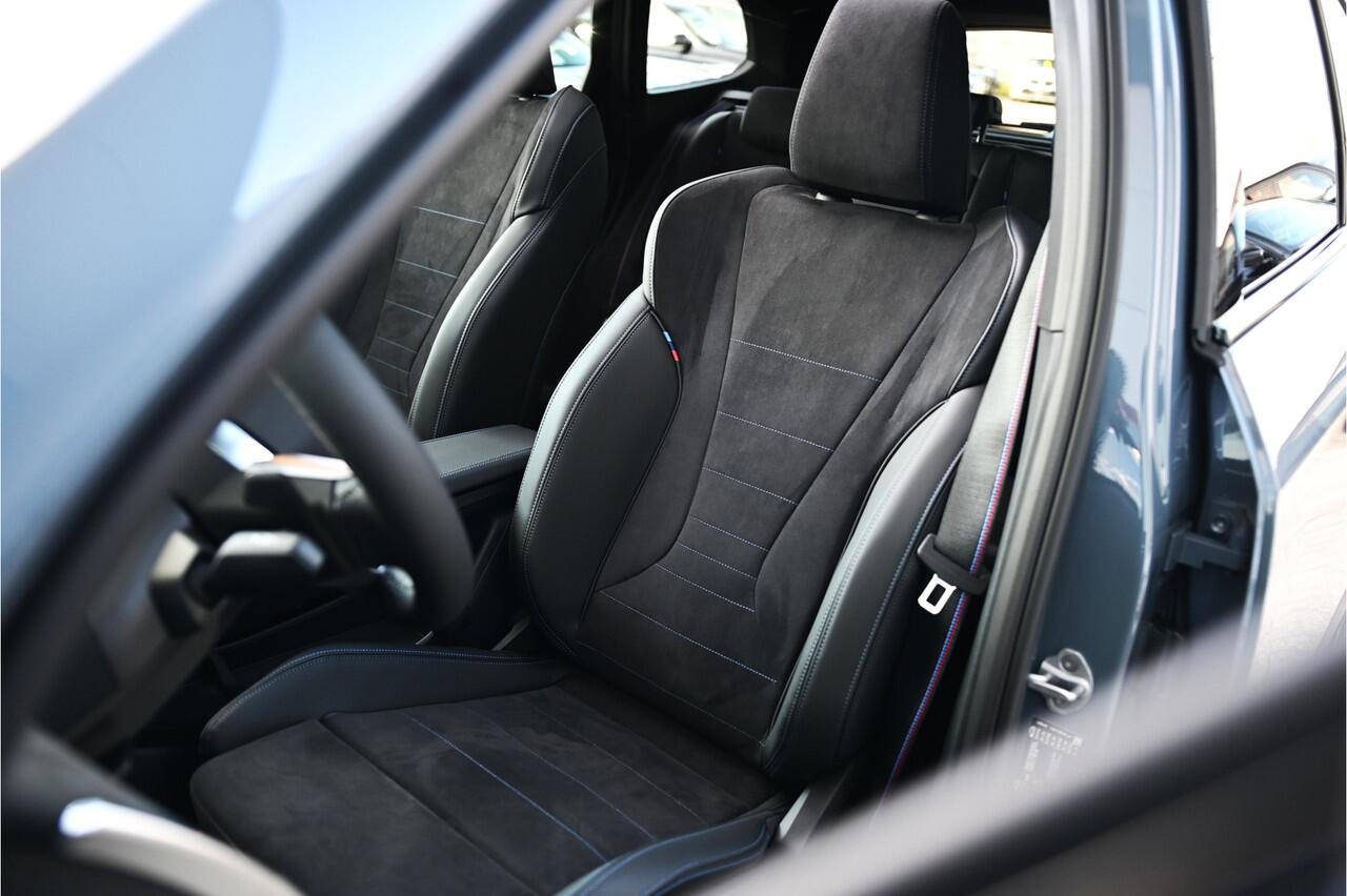 BMW X1 xDrive25e High Executive M Sport Automaat / Panoramadak / Trekhaak / Sportstoelen / M Adaptief onderstel / Adaptieve LED / Parking Assistant Plus / Head-Up / Harman Kardon