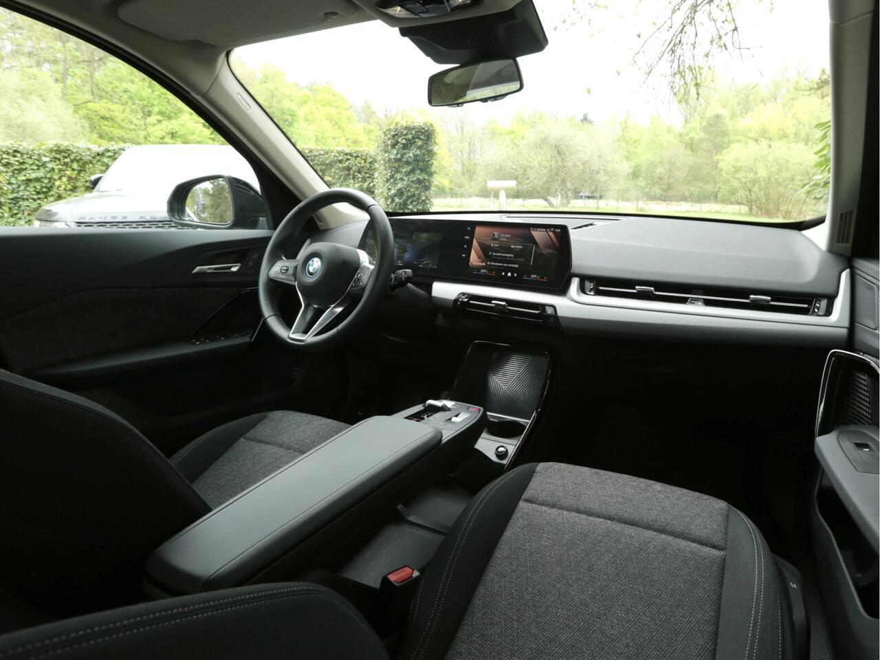 BMW X1 xDrive25e Black Design Pack