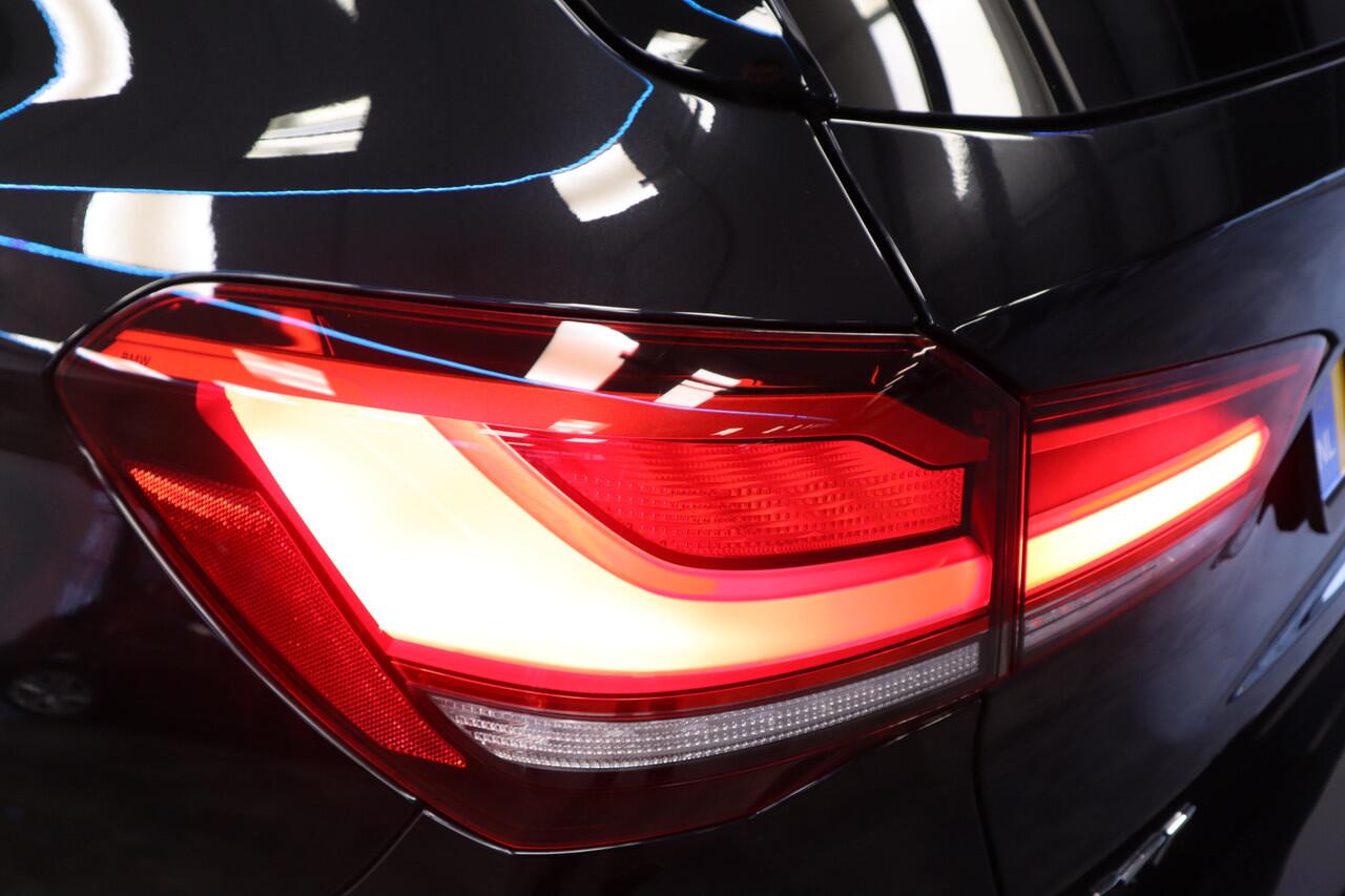 BMW X1 sDrive20i High Executive M-sport Panoramadak PDC Trekhaak NAP Head-Up 24 maanden garantie mogelijk (*vraag naar de voorwaarden)