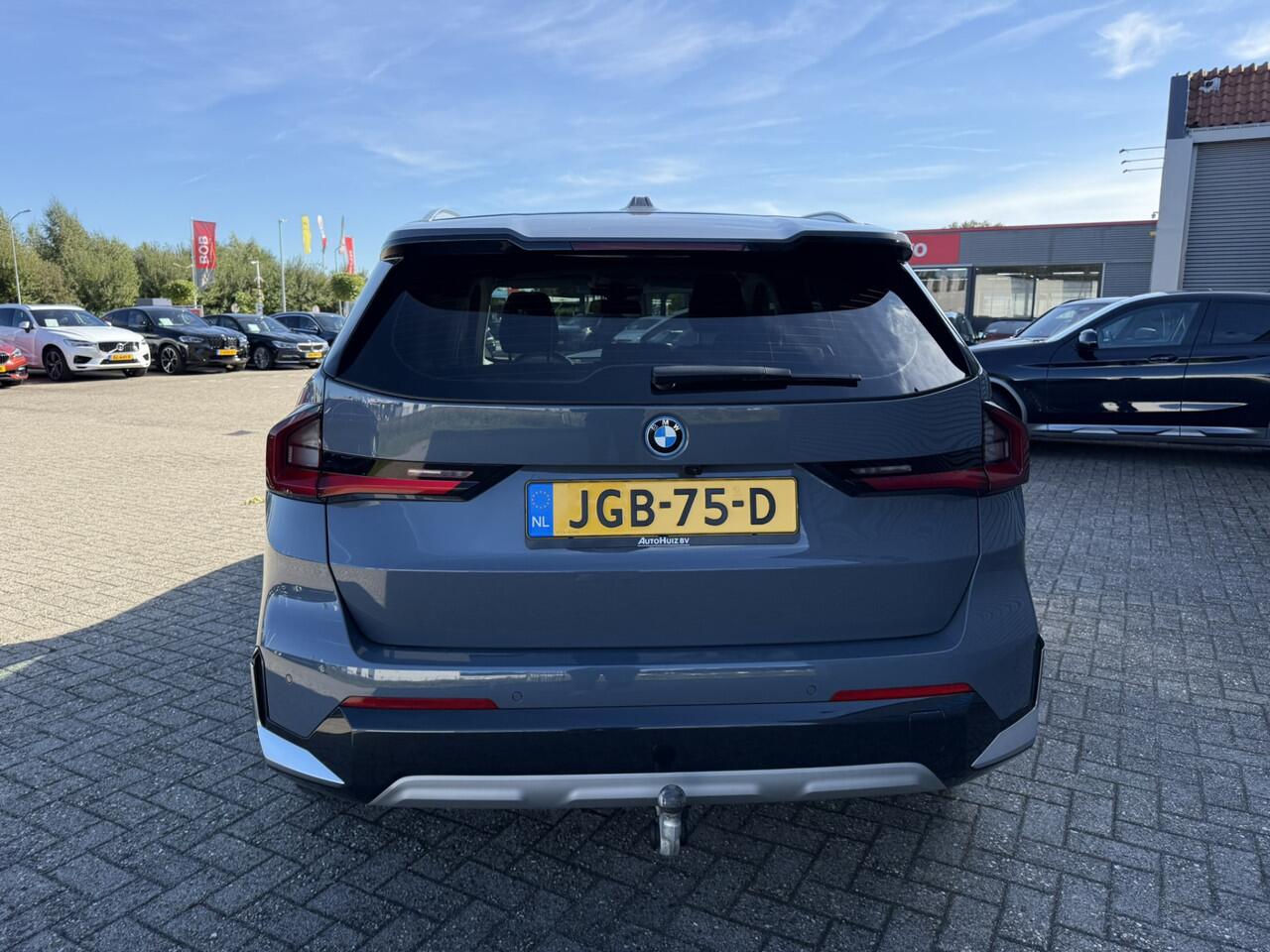 BMW X1 xDrive25e xLine Trekhaak Harman-Kardon Lederen interieur Elek. Stoelverstelling Head-Up Display 19 Inch 360 Gr Camera Keyless Entry