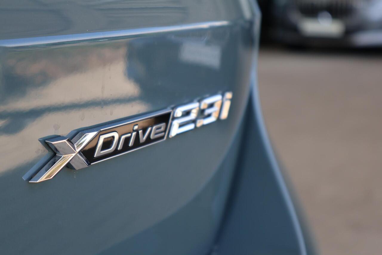 BMW X1 xDrive23i | xLine | Trekhaak Elektrisch | Massage | Harman Kardon | Head-Up Display | Active Cruise Control | Comfort Access