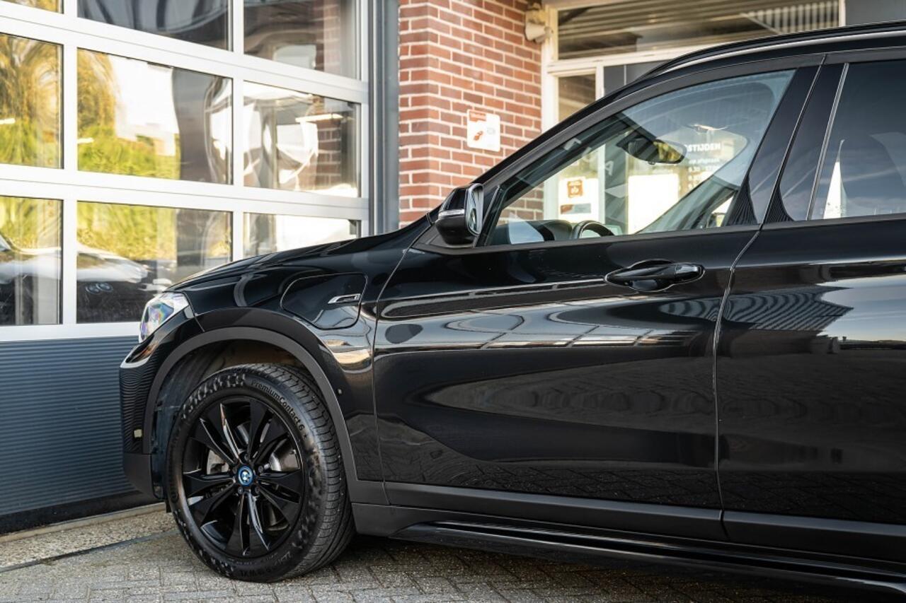 BMW X1 25e xDrive | Sportline | Stoelverwarming | Ambiente verlichting | Cruise control | Head-Up | Adap. led | Trekhaak | 18' inch |