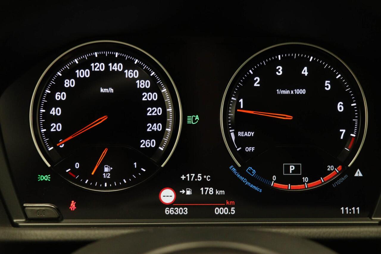 BMW X1 sDrive20i Business Edition Plus | PANORAMADAK | XLINE / PARKING- PACK | LEDER | HEAD UP | M-sport