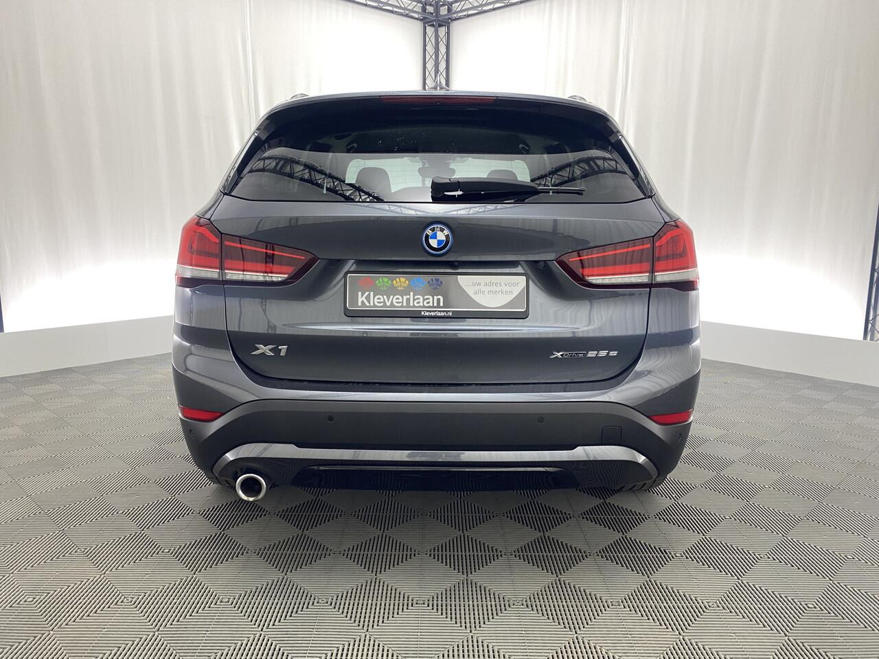 BMW X1 xDrive25e Automaat | Navi | M Stuur | Ambient Lighting | 19'' LMV | Camera |