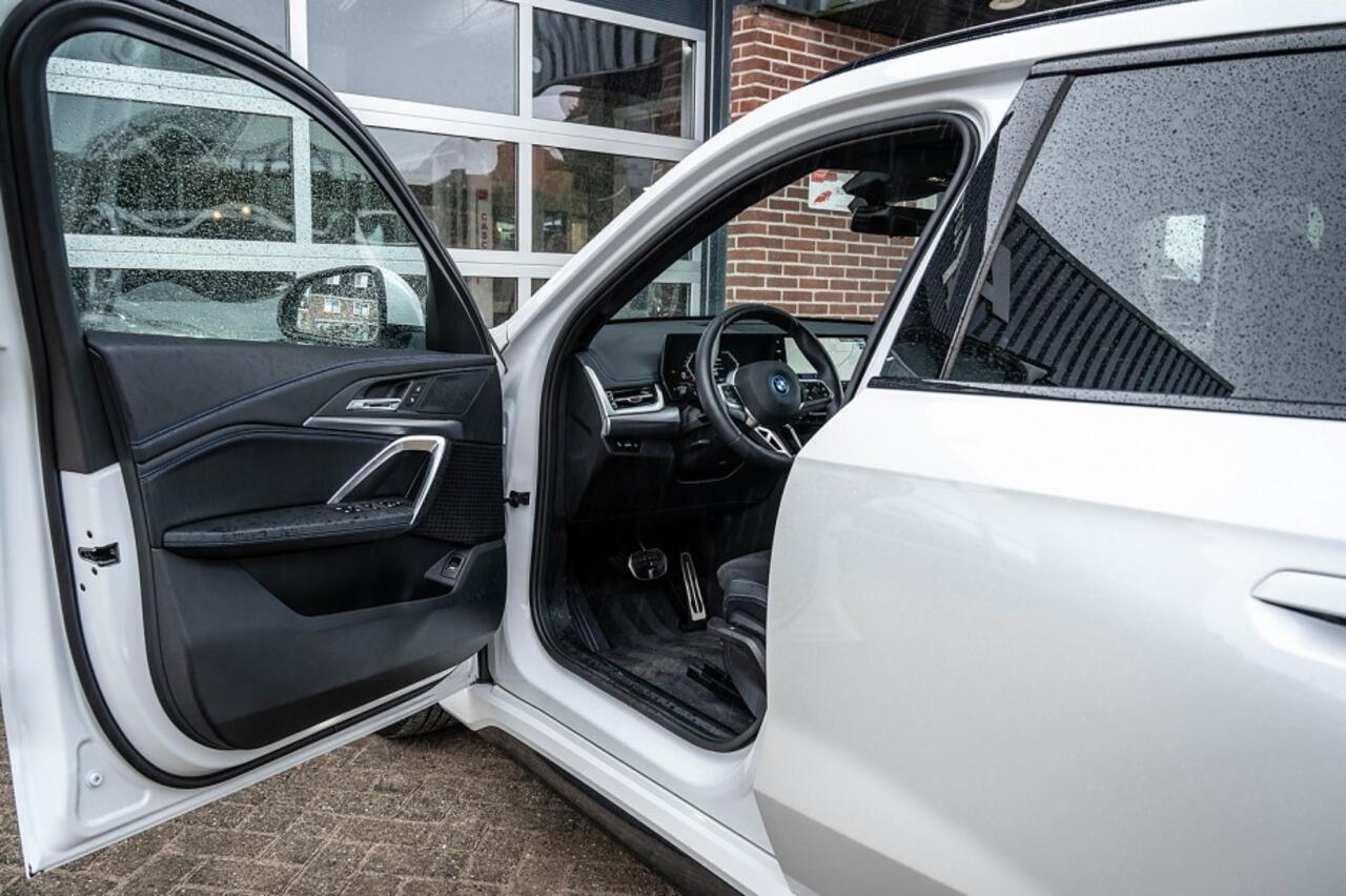 BMW X1 25e xDrive M Sport | Shadow | Driving Ass. Plus | Camera | Adapt. Led | Stoelverwarming | 20' Inch |