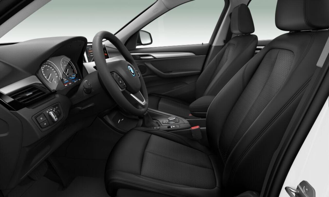 BMW X1 xDrive25e | Panorama | Camera | Stoelverwarming |