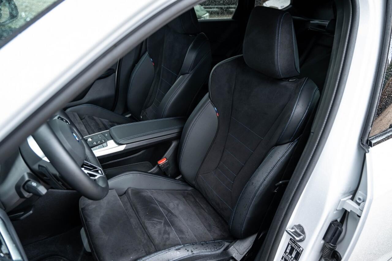 BMW X1 25e xDrive M Sport | Shadow | Driving Ass. Plus | Camera | Adapt. Led | Stoelverwarming | 20' Inch |