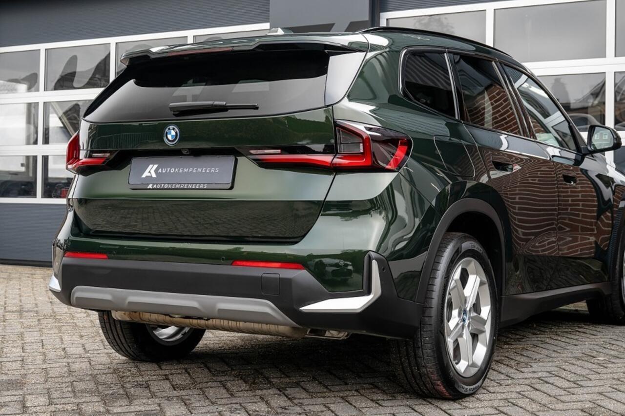 BMW X1 25e xDrive | Head-Up | 360° | Trekhaak | Keyless | Memory | Leder | Sanremo Grün |