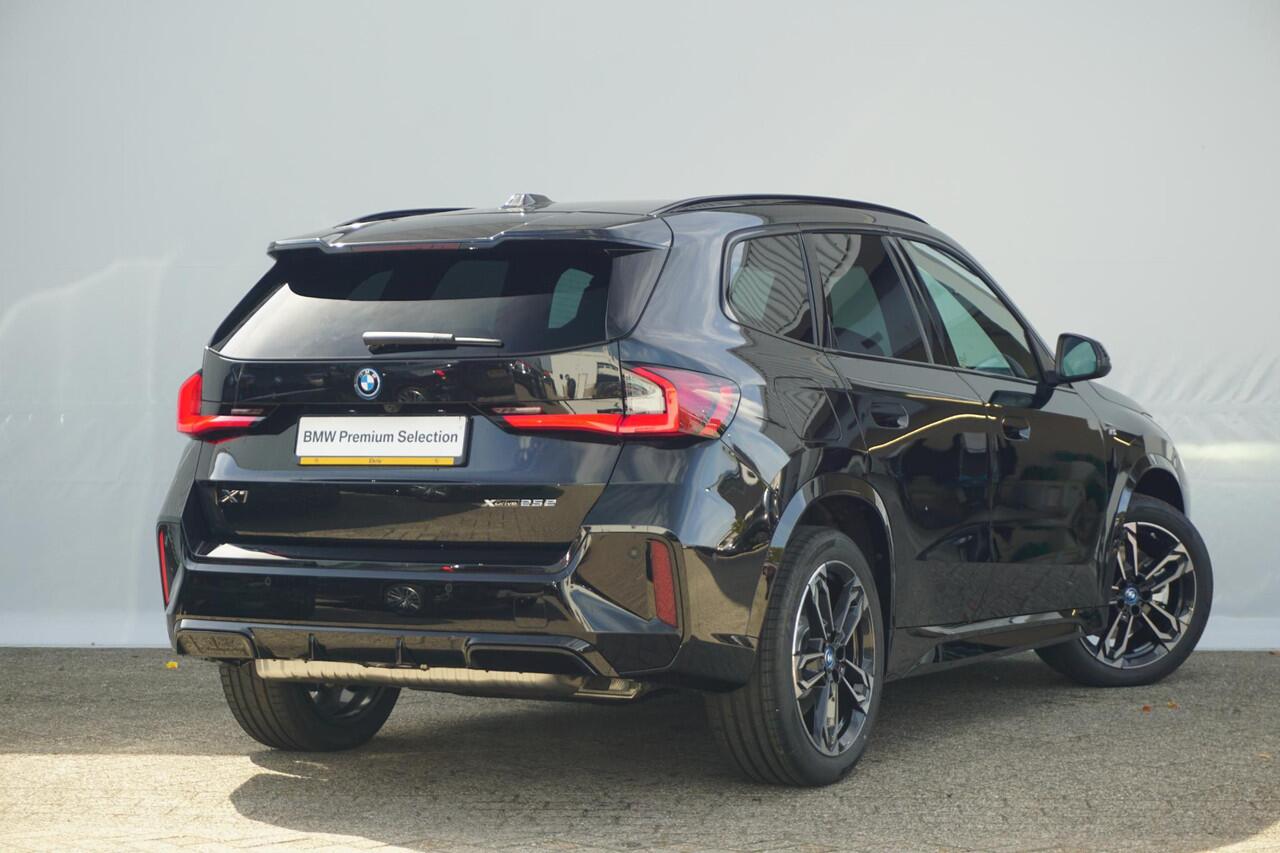 BMW X1 xDrive25e M Sportpakket 19'' / Comfort Acces / Trekhaak / Stuurwielrand verwarmd