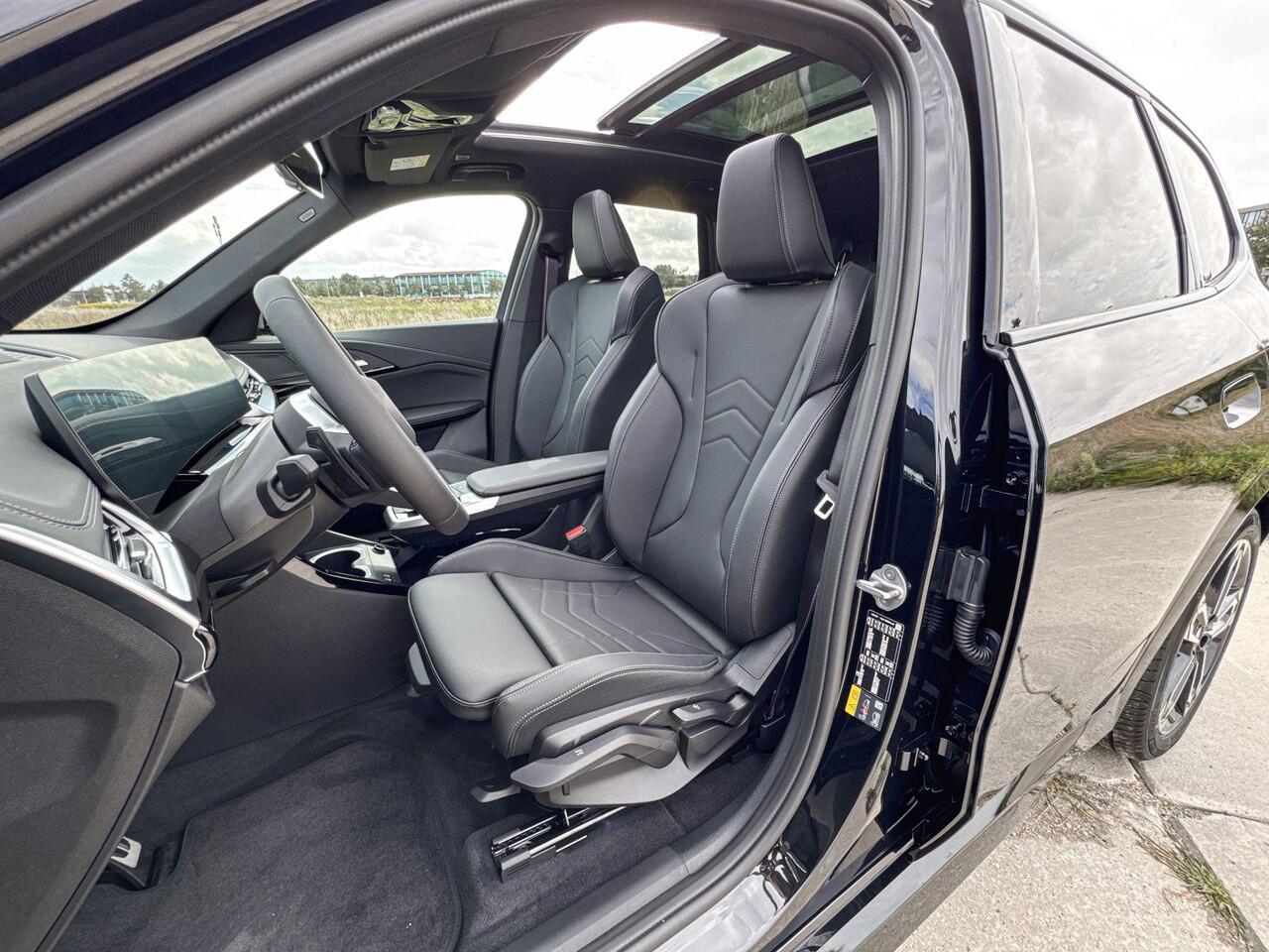 BMW X1 xDrive30e | M Sport | Glazen Panoramadak | Stoelverwarming | Trekhaak |