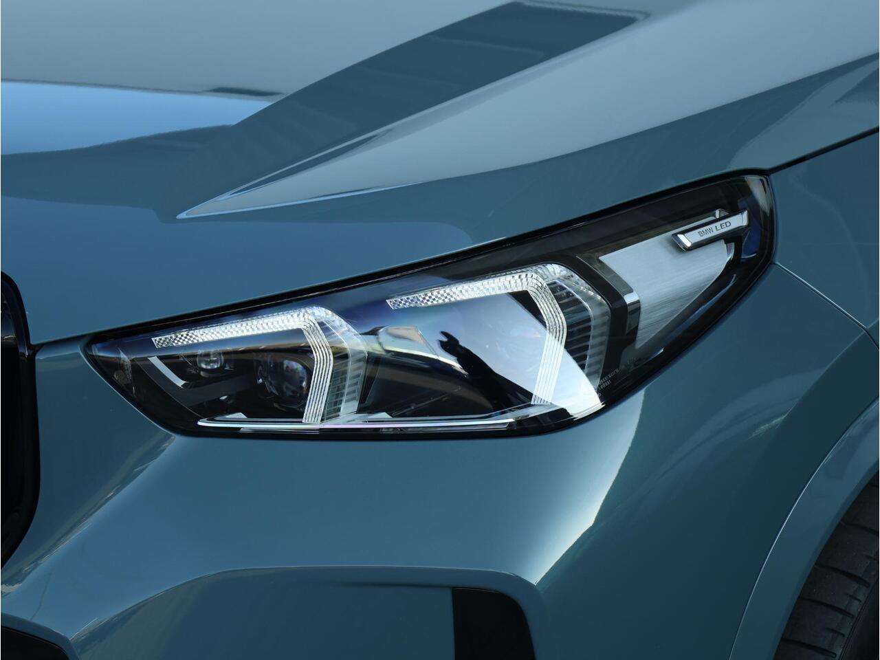 BMW X1 xDrive30e M Sportpakket/ Verwarmd Stuurwiel/ Trekhaak/ Achteruitrijcamera/ Panoramadak/ Driving Assistant Plus/ Stoelverwarming