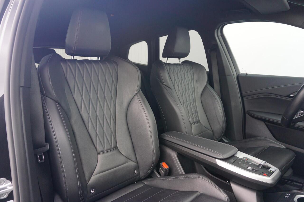 BMW X1 xDrive30e M Sport | Trekhaak / Head-up / Harman Kardon / 360 Camera's / Actieve Cruise Controle / Dodehoek detectie / Stoel & Stuurwielverwarming