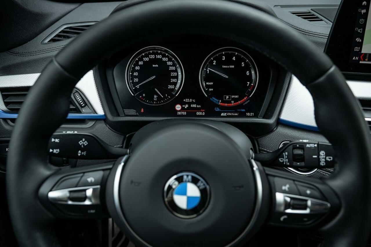 BMW X1 25e xDrive M Sport | Stoelverwarming | Trekhaak | Camera | Hifi-audio | Head-Up | Keyless | Stuurwielverwarming | 19' inch |