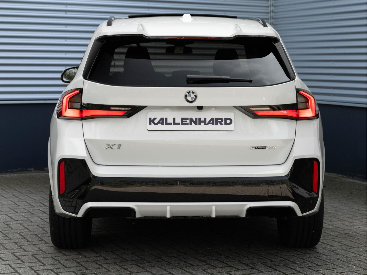 BMW X1 sDrive18i M-Sport Pro - Pano - Trekhaak - Driving Ass Plus - Harman Kardon