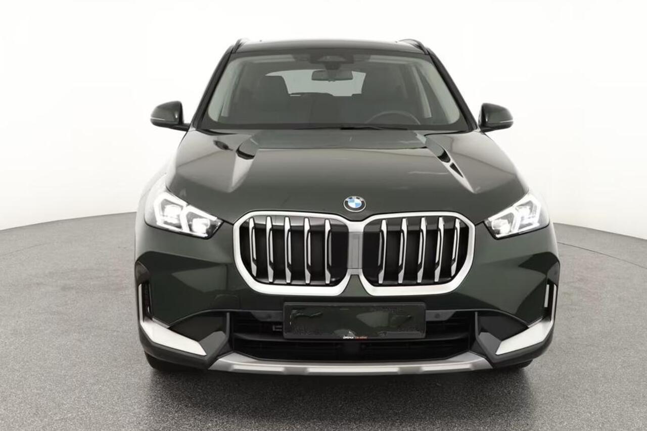 BMW X1 sDrive18iA xLine ** ADAPT. LED, LEDER, PANORAMA, TREKH, ADAPT. CRUISE, ACT. SPORTST ** 1e EIG - Ex BMW-AG - UNFALLFREI ** ** INFORMEER OOK NAAR ONZE AANTREKKELIJKE FINANCIAL-LEASE TARIEVEN **