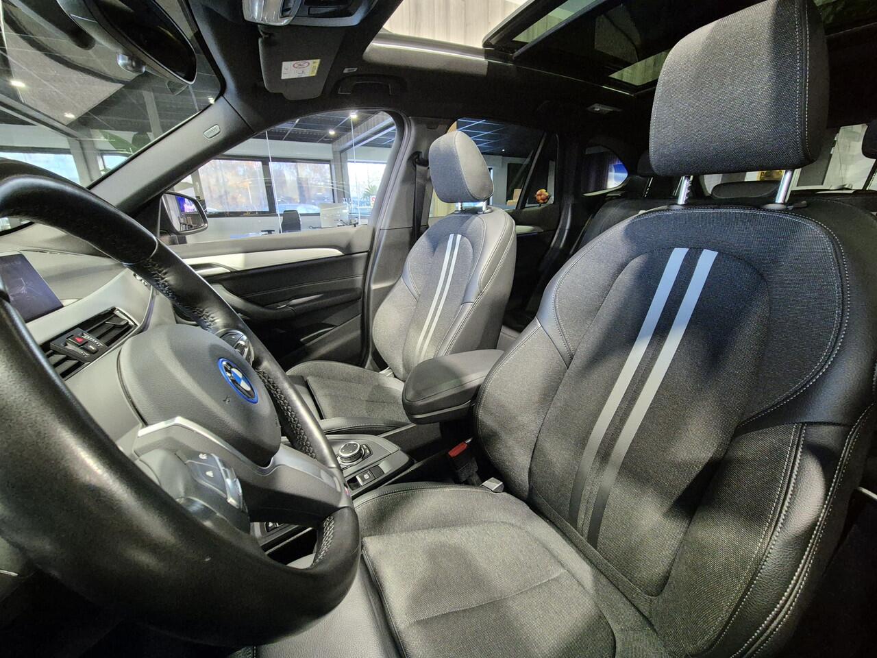 BMW X1 xDrive25e Executive Sportline | Panorama | Camera | "19 | Carplay | Stoelverwarming