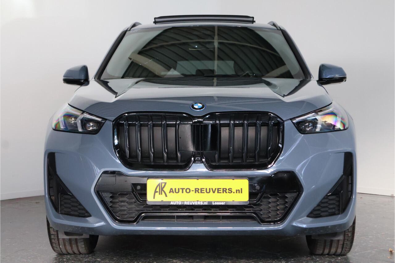 BMW X1 xDrive30e M-Sport / Opendak / Harmankardon / HUD / ACC