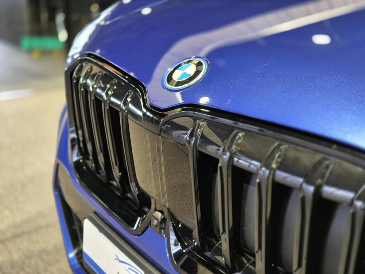 BMW X1 xDrive25e High Executive M-Sport | Panorama | HUD | 360 Camera | Stoelverwarming | Carplay/Android