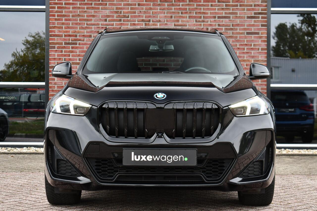 BMW X1 xDrive25e M-Sport Pano ACC 360 HUD 19inch Adp-onderstel BTW-auto
