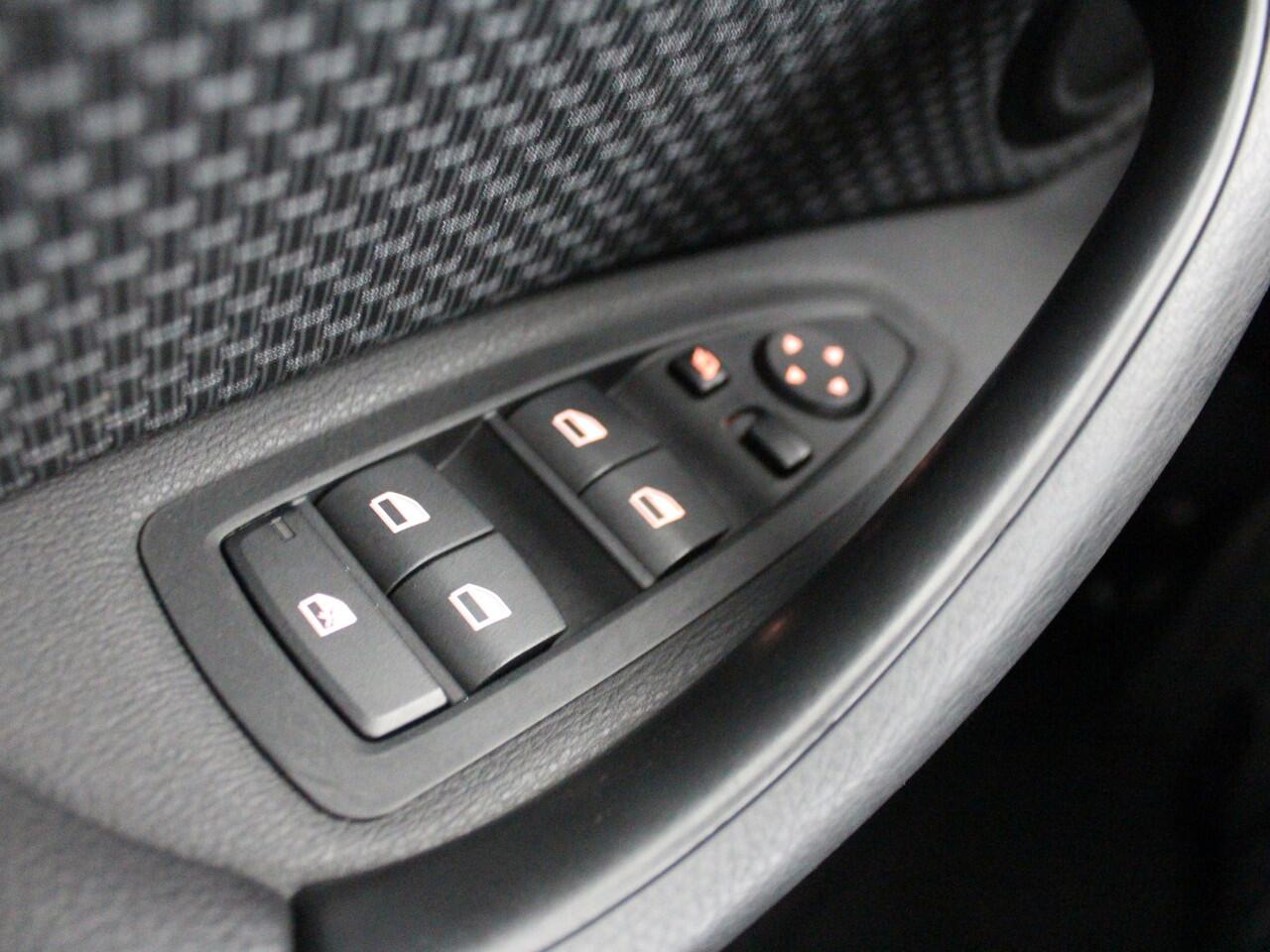 BMW X1 xDrive25e | Cruise | Camera | Navi |* 27 t/m 31 dec eindejaarsshow!!