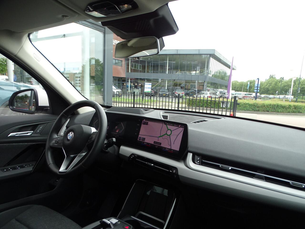 BMW X1 xDrive23i Head-Up-Live Cockpit Pro-Parkeerhulp Plus-Pro pakket-Ada Ledkoplamp-18''LM Velgen