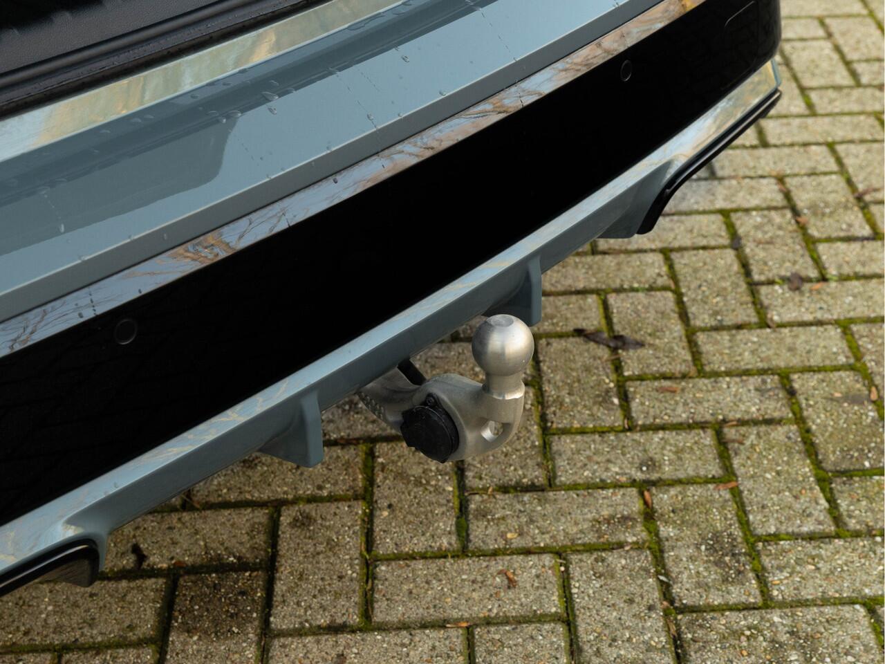 BMW X1 sDrive18i M-Sport - Pano - Trekhaak - ACC - Memoryzetel - Harman Kardon