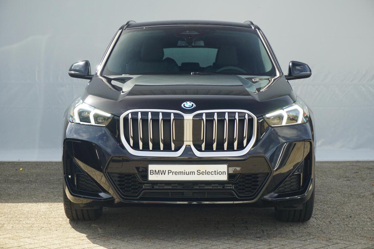 BMW X1 xDrive25e M Sportpakket 19'' / Comfort Acces / Trekhaak / Stuurwielrand verwarmd