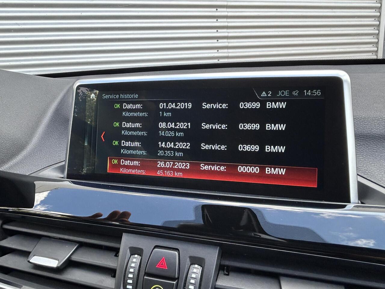 BMW X1 sDrive20i Orange Edition III | Trekhaak | Camera |