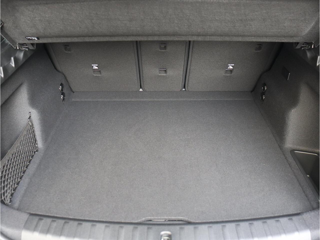 BMW X1 xDrive25e | M Sportpakket Pro | Panodak | Trekhaak | Head-Up | Driving Assistant Plus | Harman Kardon | Elektr. Stoelen | Parking Assistant Plus | 19'' LMV