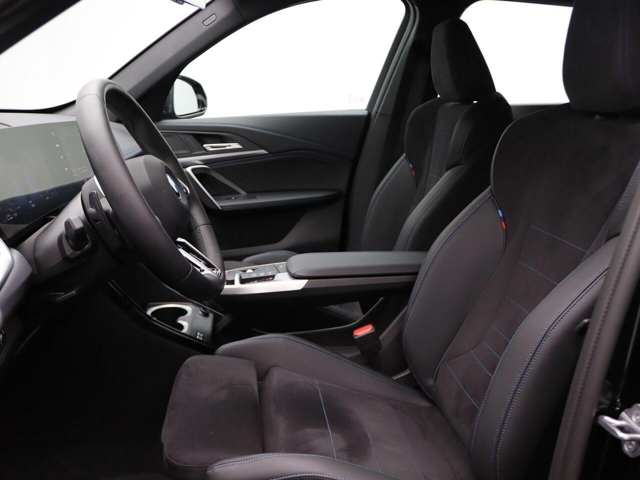 BMW X1 xDrive30e M Sportpakket | Premium Pack | Adaptief M Onderstel | Comfort Access | Trekhaak | Driving Assistant Plus | 18''