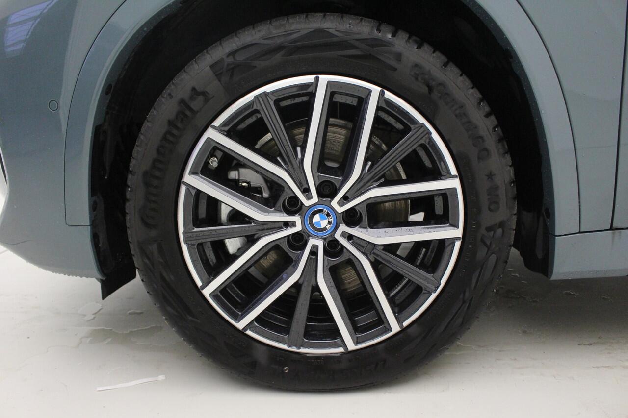 BMW X1 xDrive25e M-Sport | Panorama | Voorbereiding Driving Assistant Plus | Trekhaak | Camera