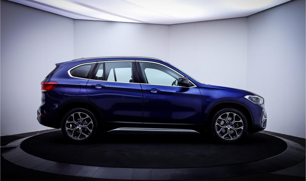BMW X1 18iA X-LINE Executive Edition PANO | MEMORY | CAMERA | 1/2LEDER