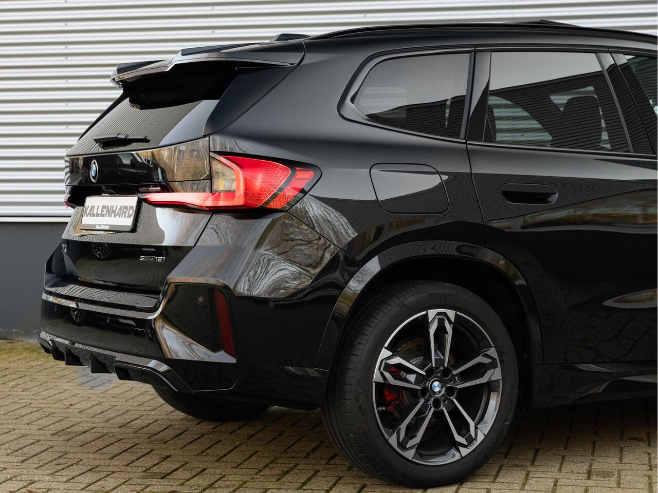 BMW X1 sDrive18i M-Sport Pro - Pano - Driving Ass Plus - Trekhaak - Harman Kardon