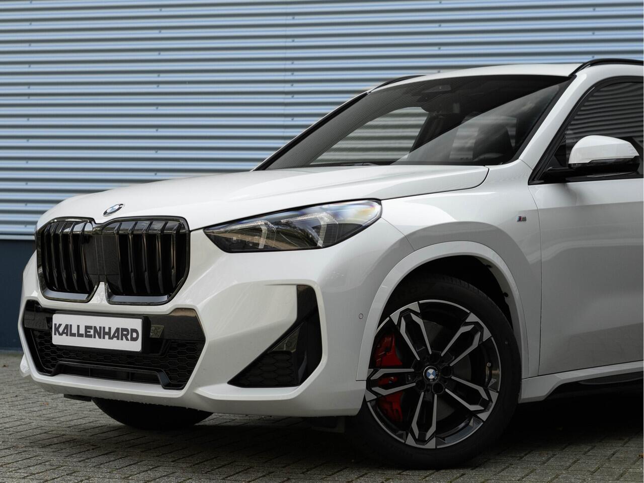 BMW X1 sDrive18i M-Sport Pro - Pano - Trekhaak - Driving Ass Plus - Harman Kardon