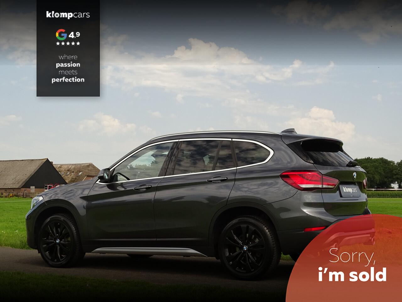 BMW X1 sDrive20i Executive | Camera | Nav | M-sportstuur | Zw.hemel | 18" | Uniek kmst.