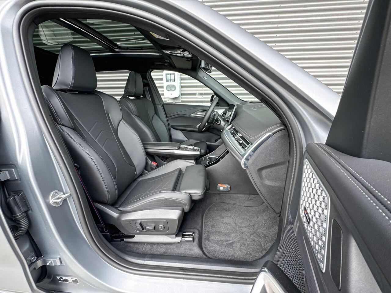 BMW X1 xDrive25e M Sportpakket Pro / Innovation Pack / Comfort Pack / Travel Pack / Panoramadak / Trekhaak