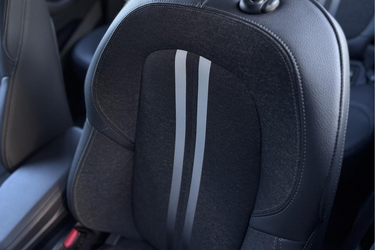 BMW X1 xDrive25e M-Sport | Sportstoelen | Stoelverwarming | Camera | Apple Carplay | 30.000KM