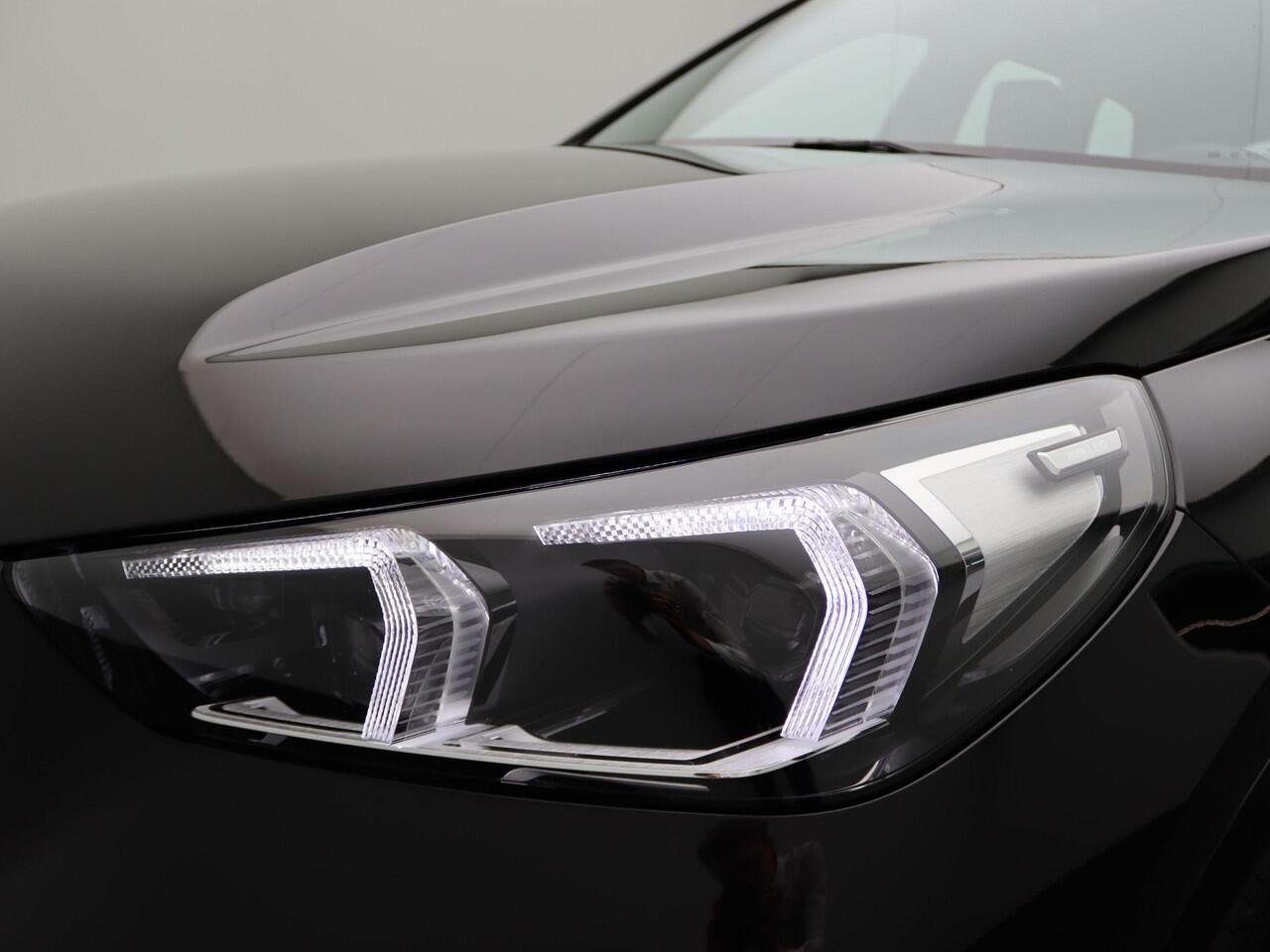 BMW X1 xDrive30e M Sportpakket | Premium Pack | Adaptief M Onderstel | Comfort Access | Trekhaak | Driving Assistant Plus | 18''