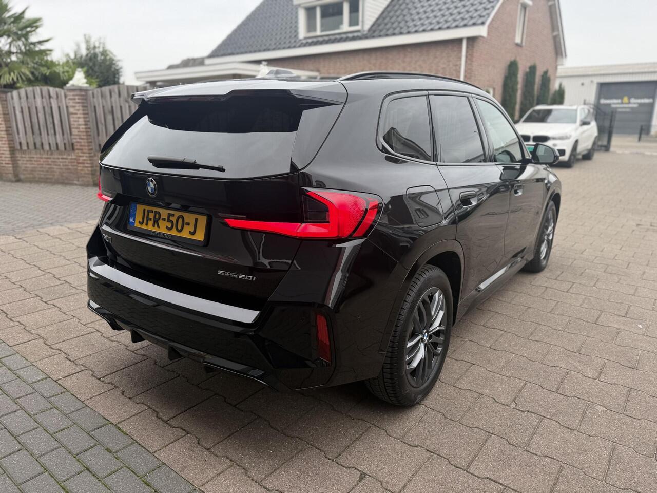 BMW X1 sDrive20i M-Sport Pano/Massagestoel/HarmanKardon