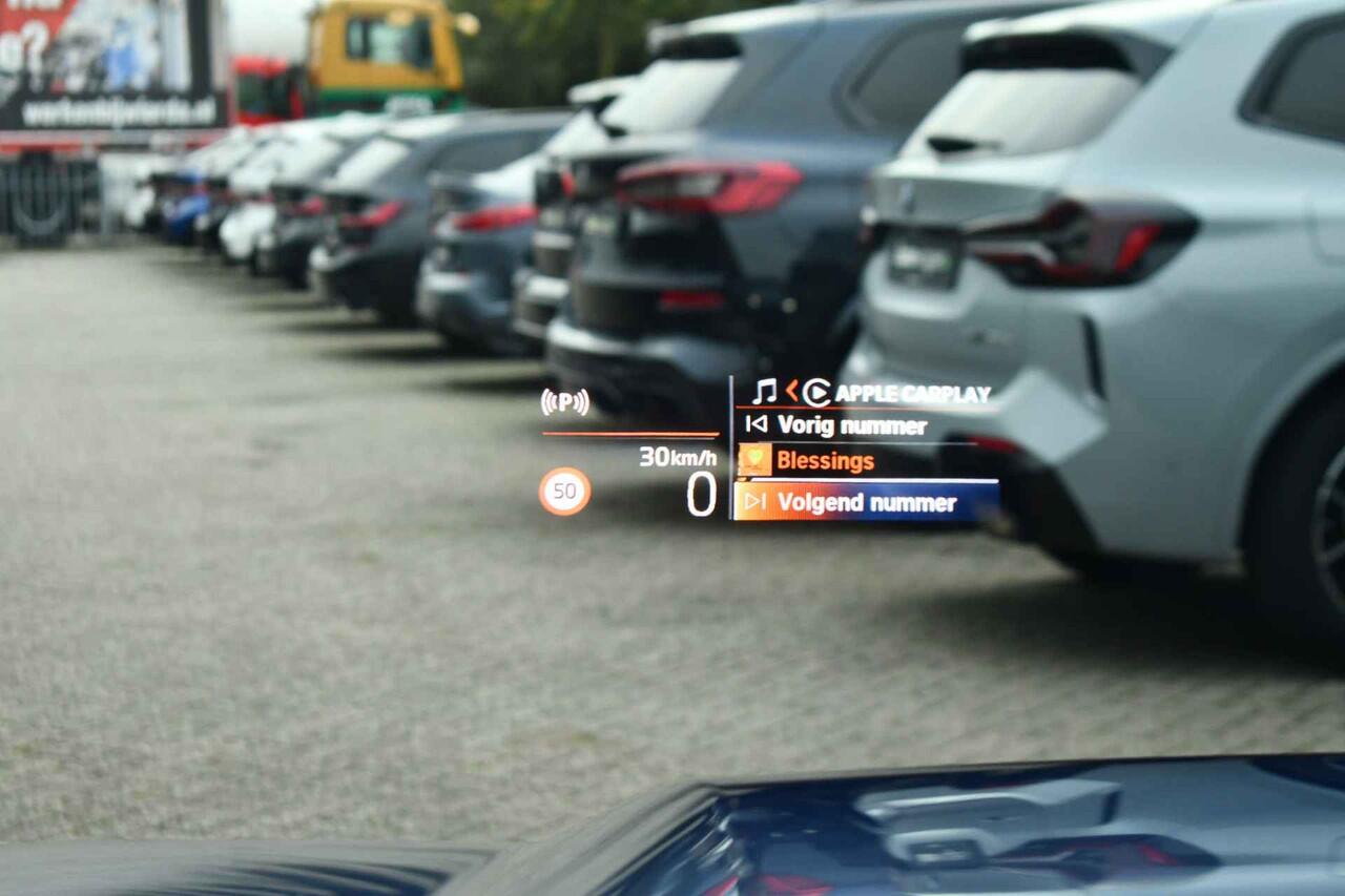 BMW X1 sDrive20i 170pk M-Sport Pano ACC HUD 360 H/K 19inch El-zetels