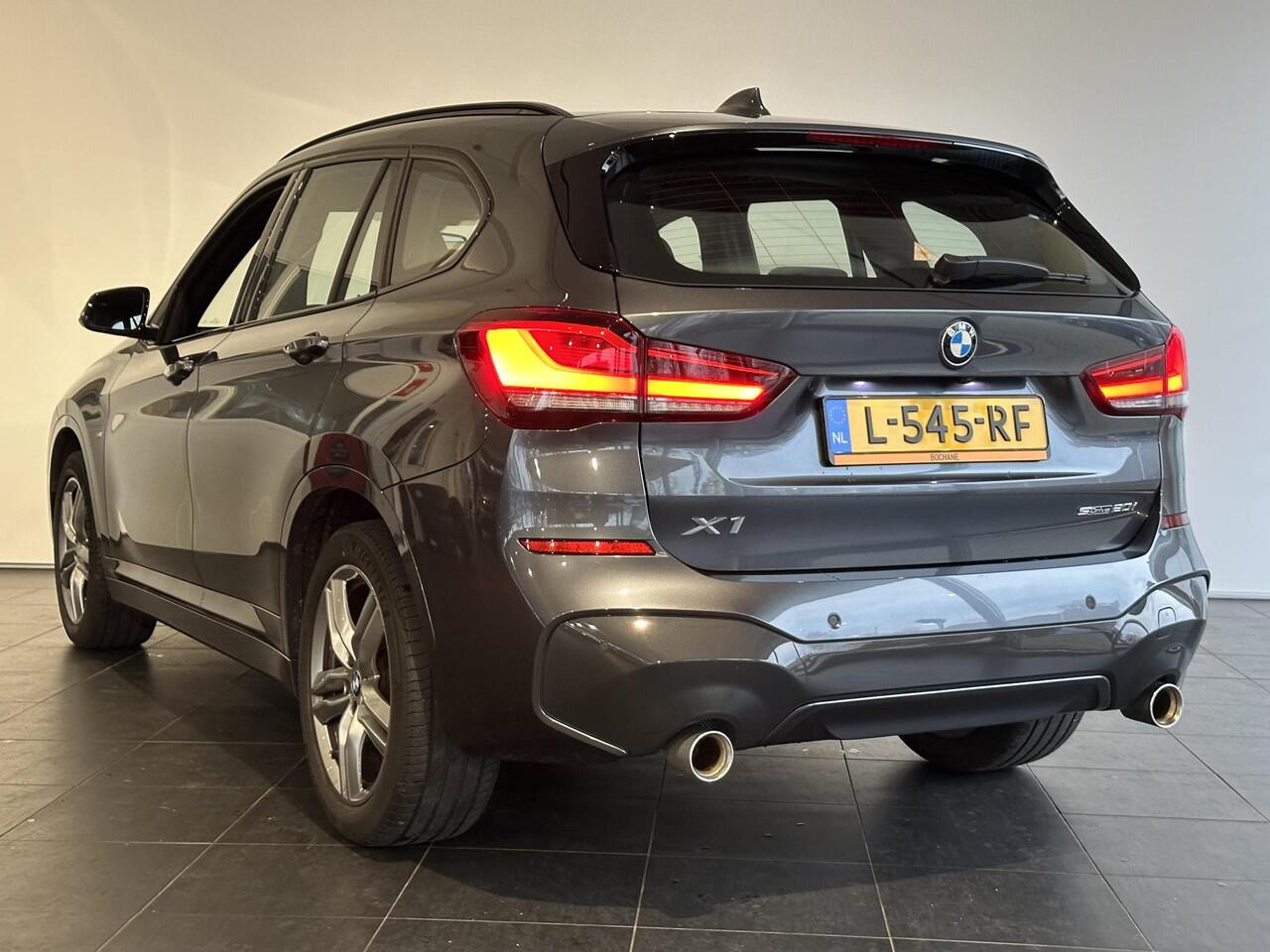 BMW X1 sDrive20i Business Edition Plus M SPORT | AUTOMAAT | NAVIGATIE | ACHTERUITRIJCAMERA | PARKEERSENSOREN VOOR-/ACHTER | STOEL-/STUURVERWARMING