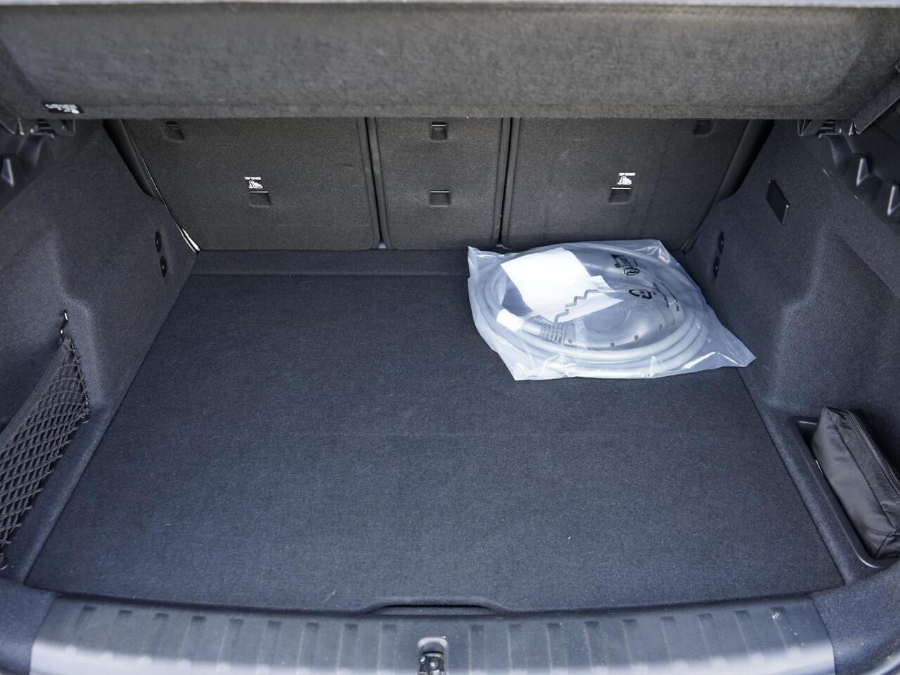 BMW X1 xDrive25e 1e eig. / Dealeronderh. / M-Sport / Driving Assistant Plus / Adaptief Onderstel / Camera / Active Guard / Keyless Entry