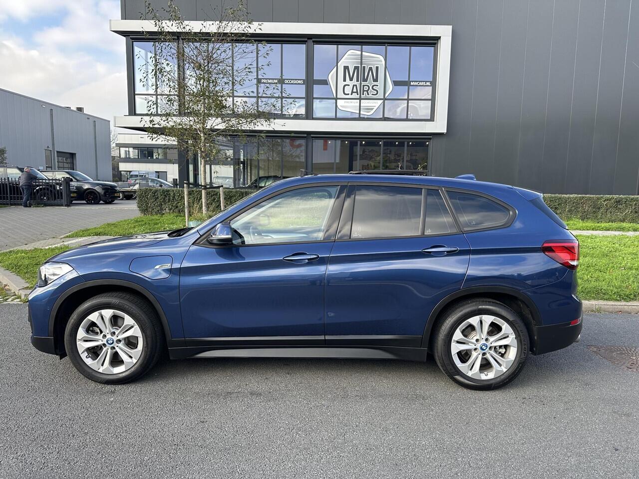 BMW X1 xDrive25e Executive Pano, Elek stoelverstelling, Trekhaak