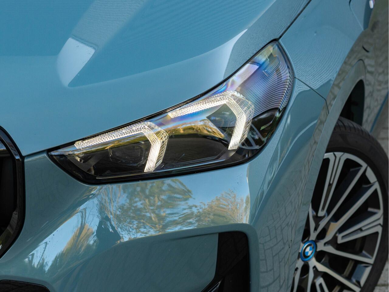 BMW X1 xDrive30e M-Sport Pro - Pano - Trekhaak - Driving Ass Prof - Harman Kardon