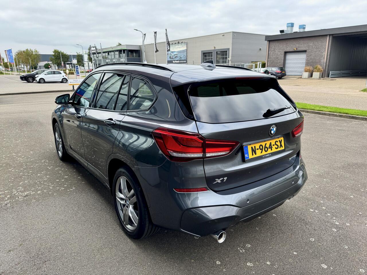 BMW X1 sDrive18i High Executive NAVI ECC CRUISE LEDER